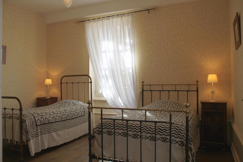 Chambres D'Hotes La Distillerie B&B Saint-Germain-du-Bois Phòng bức ảnh